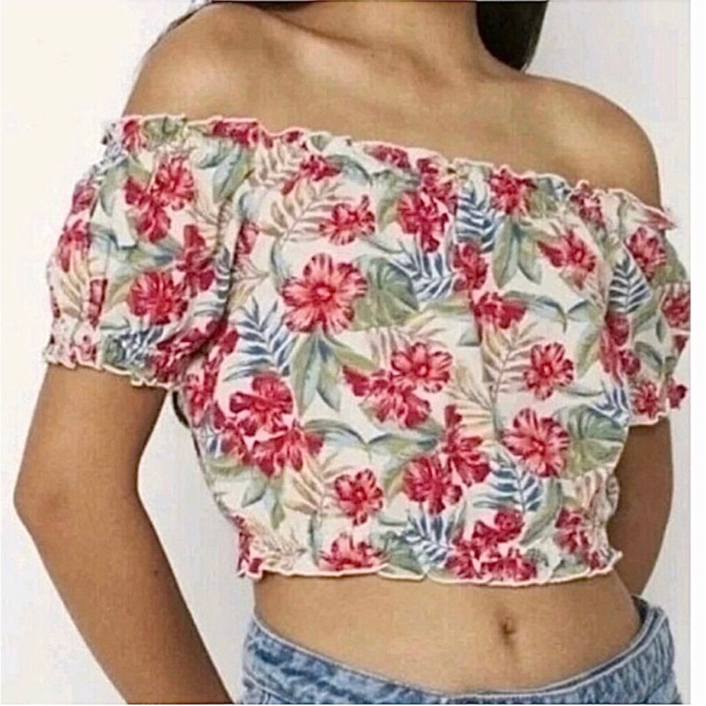 AE - Tropical Off Shoulder Crop Tee